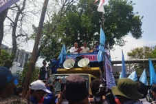 Temui Demonstran, Kasetpres...