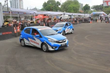 Peslalom Surabaya Kalahkan...