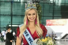 Miss World 2021 Karolina...