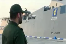 Iran Luncurkan Kapal...