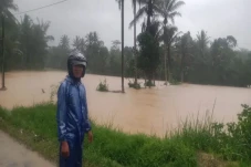 Hujan Deras Sebabkan...