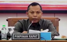 Mengundurkan Diri karena...