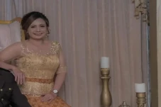 Tuntut Pengakuan Status...