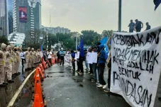 Hari Ini, 1.900 Massa...