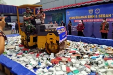 Bea Cukai Bandara Soetta...
