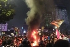 Unjuk Rasa di Patung...