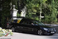 Spesifikasi Mercedes...