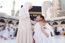 Umumkan Kehamilan Anak...