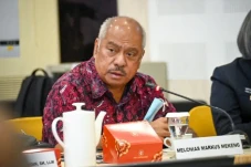 Legislator Golkar Tawarkan...