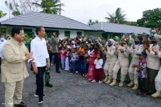 Dicintai Rakyat! Begini...