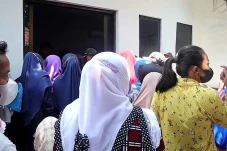 Ratusan Warga Bekasi...