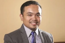 Suksesi Kepemimpinan...