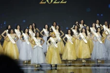 Dua Finalis Miss Indonesia...