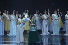 Finalis Tampil Luar...