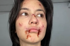 Pevita Pearce Bagikan...