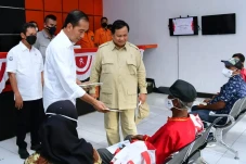 Presiden Jokowi Bagikan...