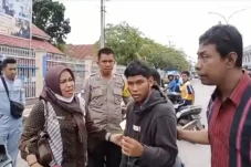 Dituduh Curi Spion,...
