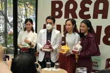 Luncurkan Breadwinner,...