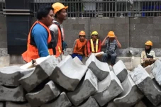 Gaji UMR Bisa Dapat...