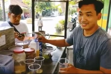 MAH Tersangka Kasus...
