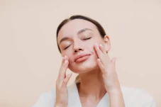 Tren Kecantikan Slugging,...