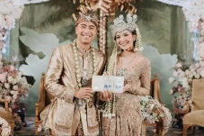 Istri Terlalu Sibuk,...