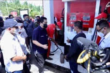 Erick Resmi Luncurkan...