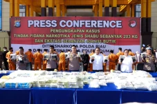 Luar Biasa, 4 Hari Polda...