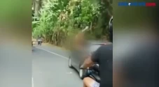 Bule Seksi Berjoget...