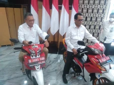 Adu Hemat Motor Listrik...