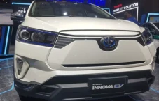 Toyota Kijang Innova...