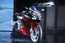 New CBR250RR Dirakit...