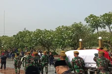 Tim Penembak Salvo Sambut...