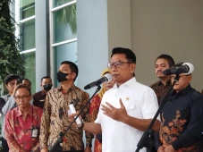 Mobil Listrik Jadi Kendaraan...