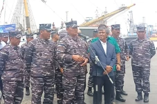 Prajurit TNI Dipalak...