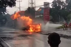 Usai Isi BBM, Mobil...