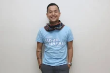 Ernest Prakasa Soal...