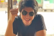 Tak Tertarik Cewek Bule,...