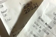 Heboh, Pelanggan Kafe...