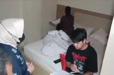 Terlanjur Lepas Baju...