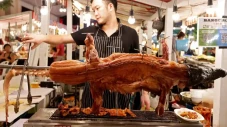 Daging Babi Mahal, 2...