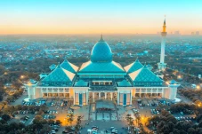 Mengenal Masjid Al-Akbar...