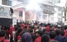 Aksi Unjuk Rasa di DPRD...
