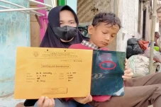Bocah 8 Tahun Telan...