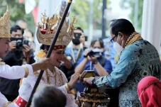 Bupati Winarti Hadiri...