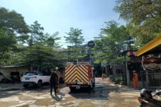 Kafe Heyoo Mampang Terbakar,...