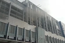 Gedung LTC Glodok Terbakar,...