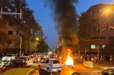 Iran Panggil Dubes Inggris...