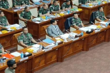 Rapat Komisi I DPR dengan...