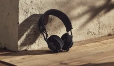 Adidas Kenalkan Headphone...
